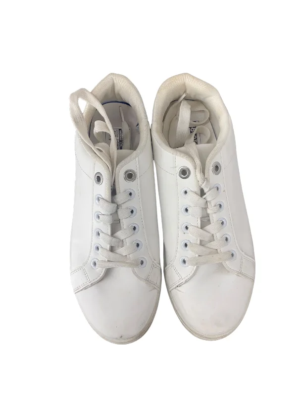 Shoes Sneakers By Madden Girl In White, Size: 7.5