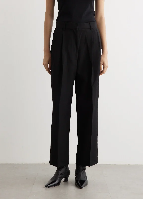 Double-Pleated Cropped Trousers