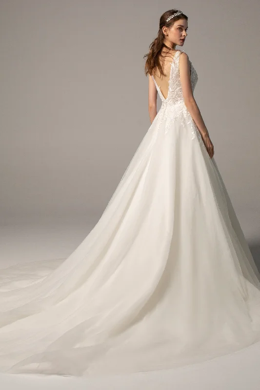 A-Line Chapel Train Tulle Wedding Dress CW2379