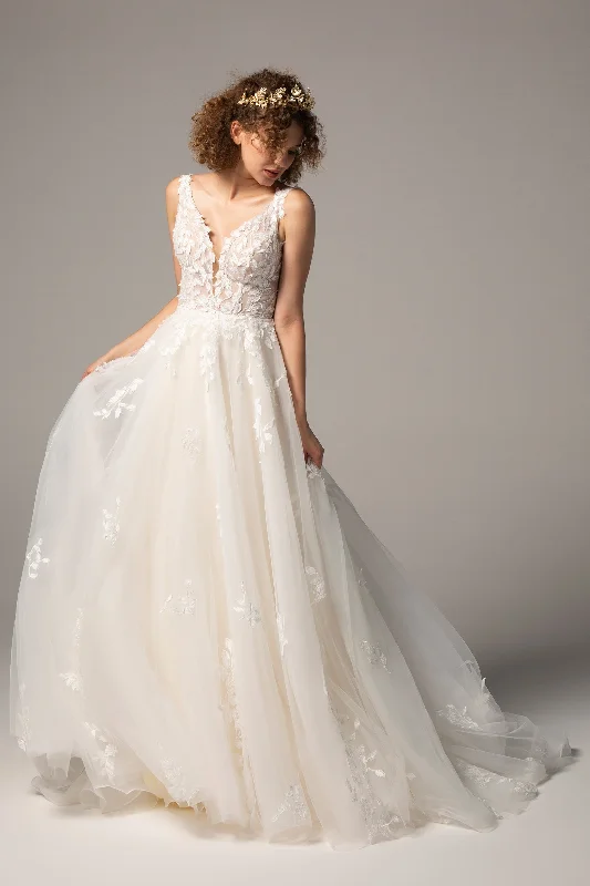 A-Line Court Train Tulle Wedding Dress CW2368