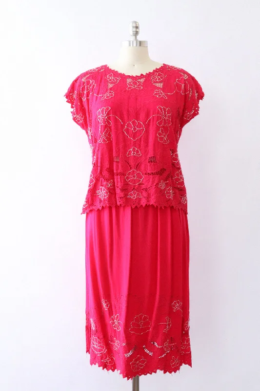 Hibiscus Balinese Lace Ensemble S/M