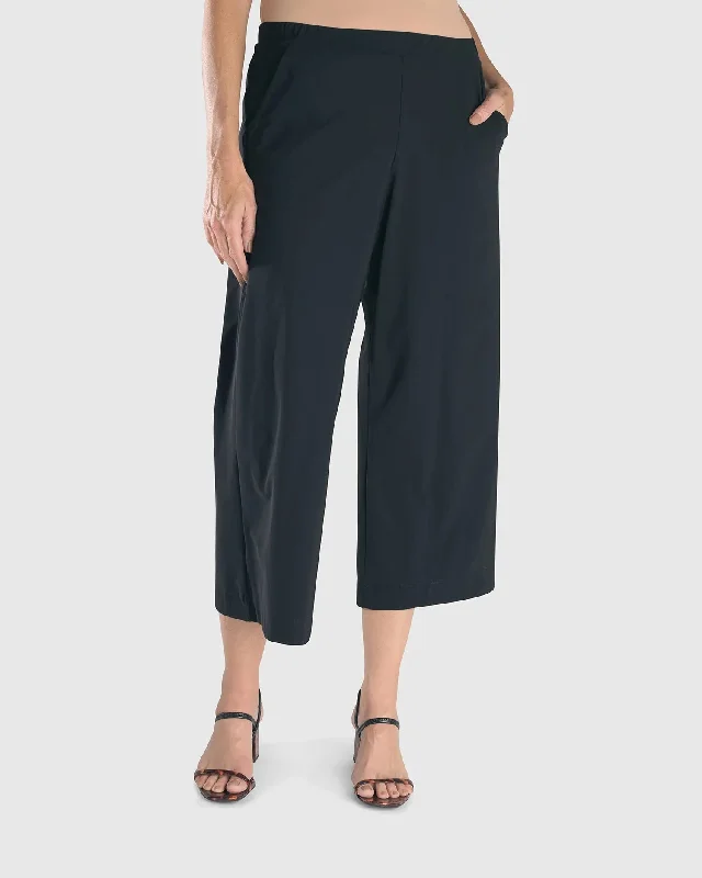 Essential Tekbika Cute Crop Pants, Black