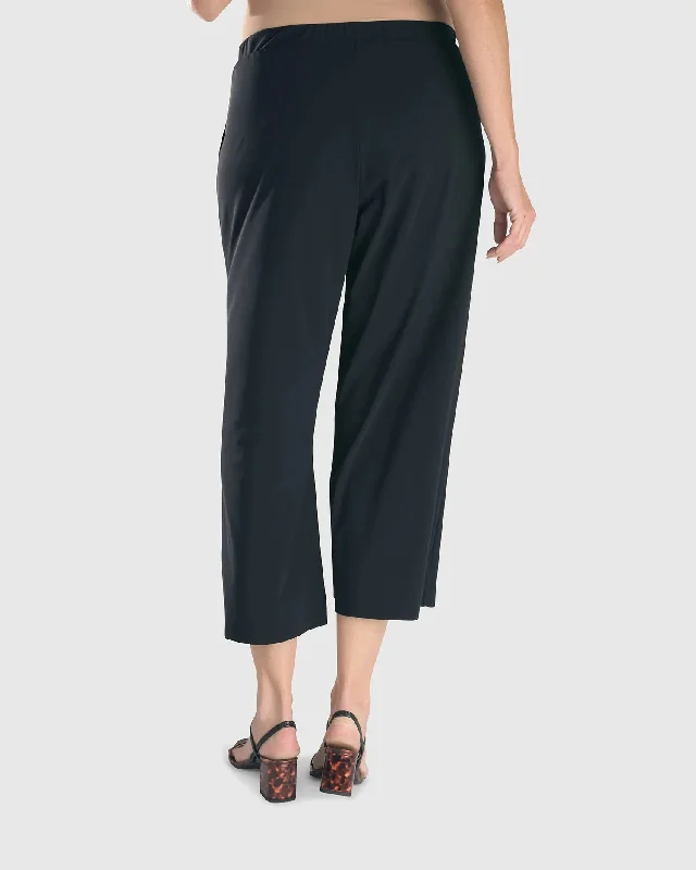 Essential Tekbika Cute Crop Pants, Black