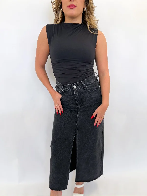 Men's Stretch Jeans with a Moisture - Wicking Lining for Active LifestylesAvani Black Washed Skirt