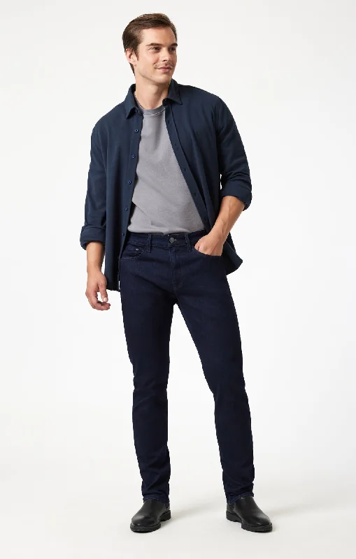 Plus Size Men's Relaxed Fit Jeans with a Faded Wash for a Vintage - Inspired LookJAKE SLIM LEG IN RINSE SUPERMOVE
