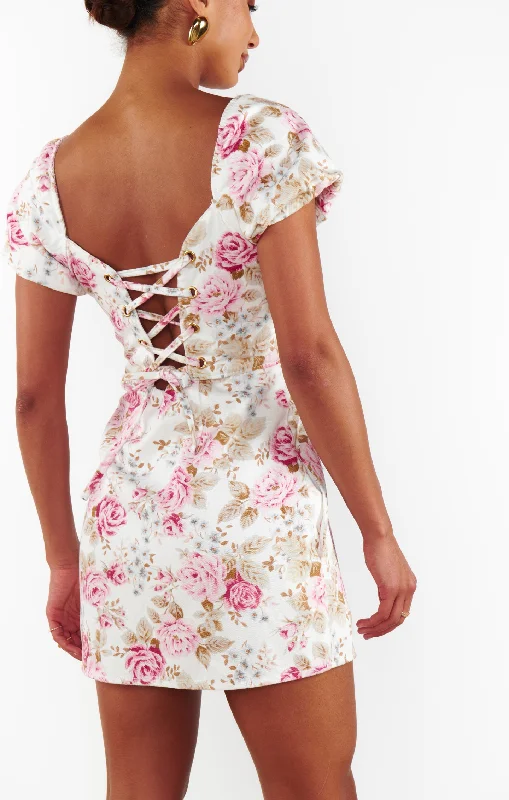 Men's Jeans with an Elastic Waistband for Ultimate ComfortLondon Lace Up Dress ~ Lovely Roses Denim