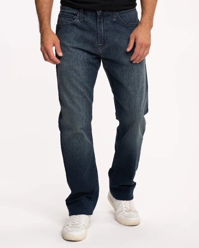 Men's Colored Jeans in Burgundy for a Bold and Fashion - Forward LookNo. 7 Waterman Relaxed Fit Breakwater Flex