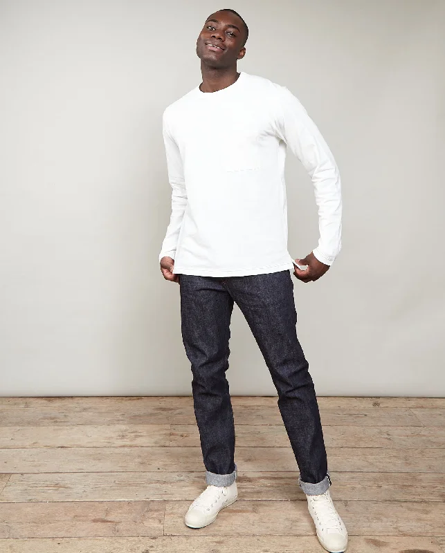 Men's Low - Rise Jeans in a Light Wash for a Casual and Youthful LookNihon Menpu Slim tapered Jean
