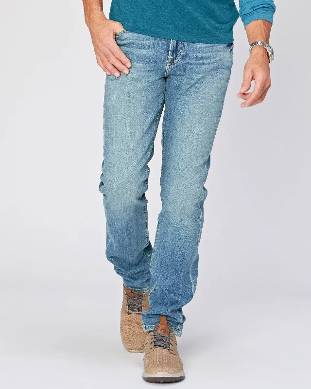 Men's Jeans with a Hidden Coin Pocket for Added ConvenienceNo. 11 Classic Fit Malibu Broken Twill Flex