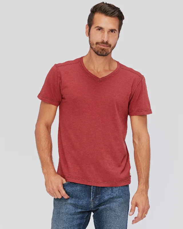 Plus Size Men's Relaxed Fit Jeans with a Tapered Leg for a Laid - Back VibePCH Slub V Neck Tee