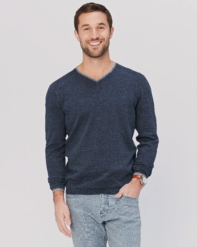 Men's Jeans with a Button - Fly for a Traditional and Classic AestheticFin Supima Long Sleeve Vee
