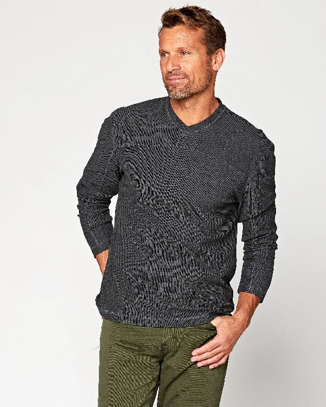 Men's High - Waisted Jeans in a Medium Wash for a Vintage - Style RevivalTorrey Long Sleeve V-Neck