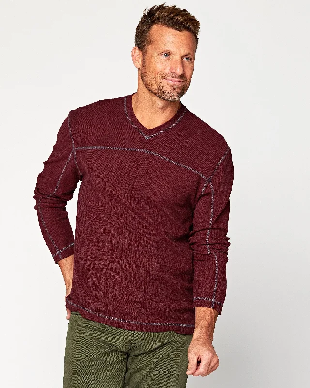 Plus Size Men's Bootcut Jeans with a Belt Loop Upgrade for a Stylish TouchTorrey Long Sleeve V-Neck