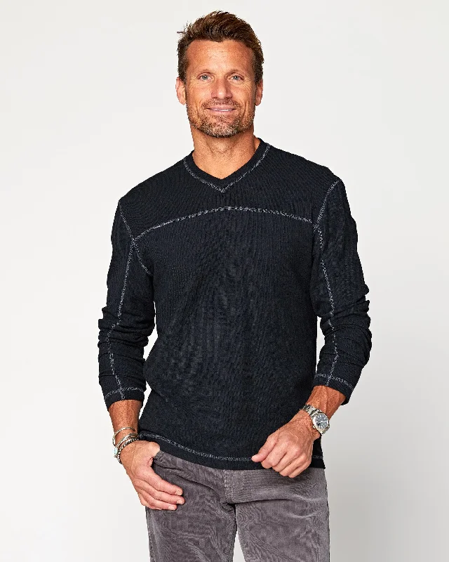 Men's Straight Leg Raw Denim Jeans for a Minimalist and Durable OptionTorrey Long Sleeve V-Neck