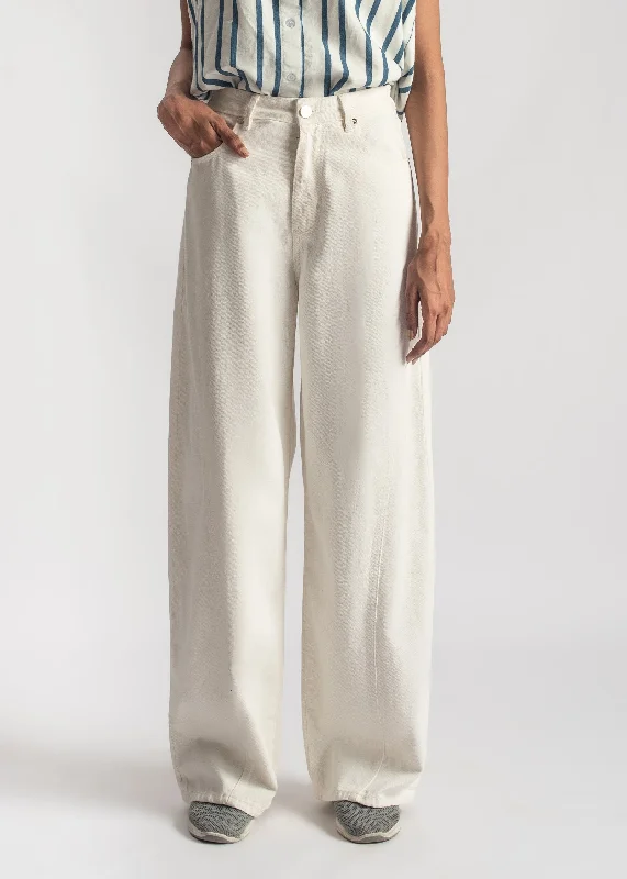Plus Size Men's Relaxed Fit Jeans with a Tapered Leg for a Laid - Back VibeWhite Skater with Seam Jeans