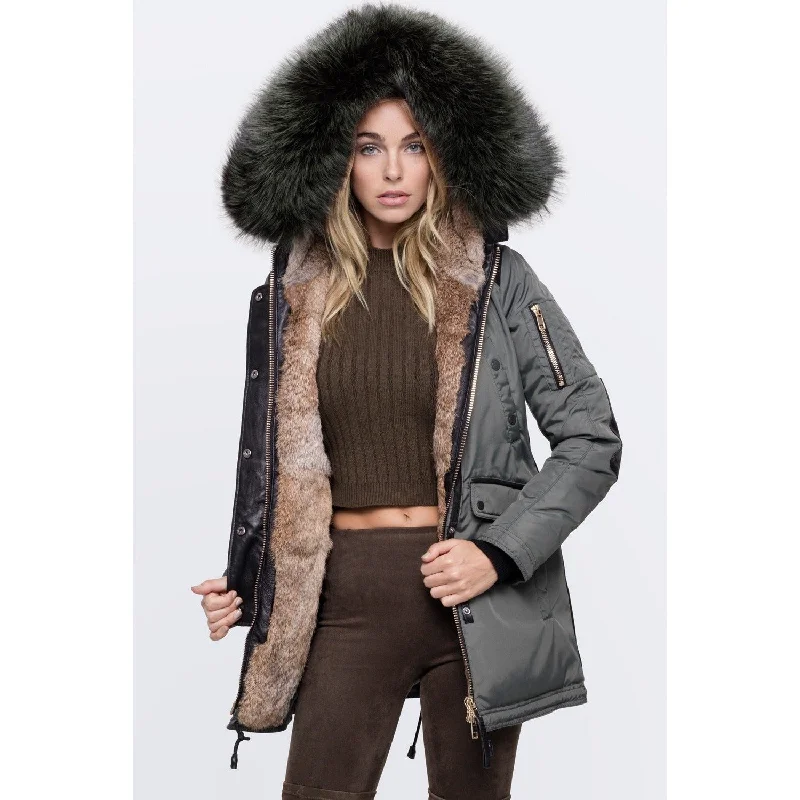 Men's Low - Rise Jeans in a Light Wash for a Casual and Youthful LookWomen's Nicole Benisti Melrose Coat - Military/Army Men's Low - Rise Jeans in a Light Wash for a Casual and Youthful LookWomen's Nicole Benisti Melrose Coat - Military/Army