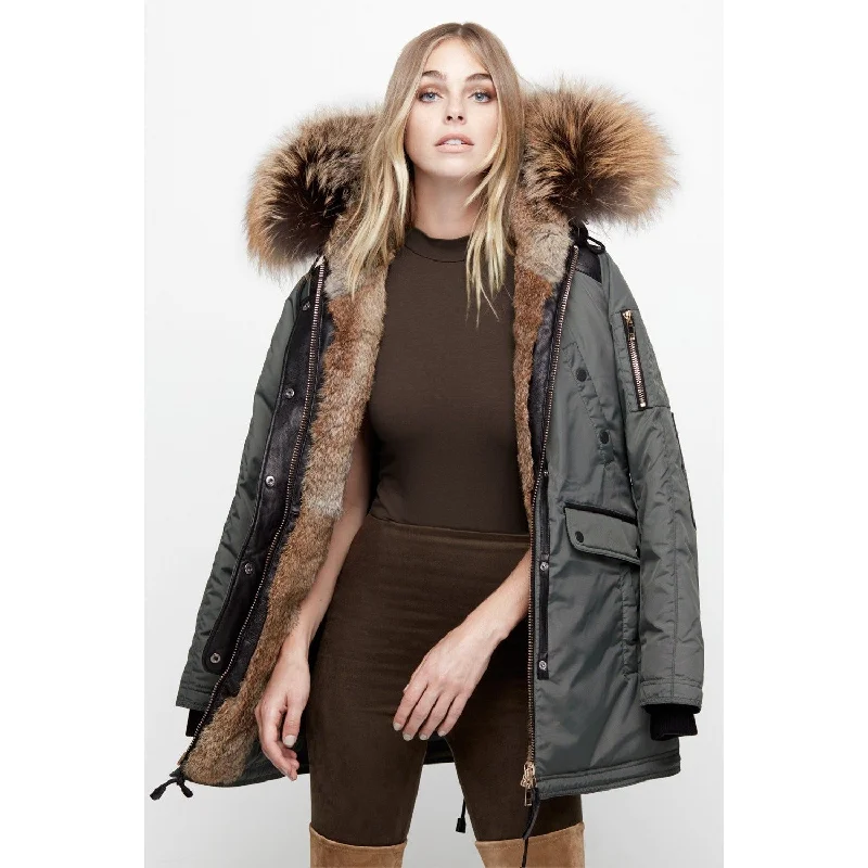 Men's Ripped Skinny Jeans in Acid Wash for an Edgy and Punk - Inspired StyleWomen's Nicole Benisti Melrose Coat - Military/Gold Men's Ripped Skinny Jeans in Acid Wash for an Edgy and Punk - Inspired StyleWomen's Nicole Benisti Melrose Coat - Military/Gold