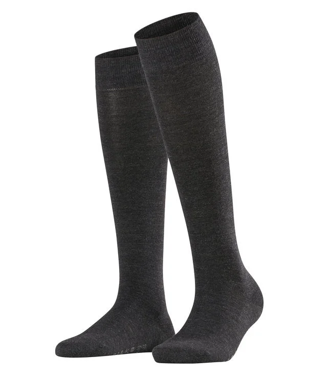 Sheer men's socks for a delicate appearanceFalke Soft Merino Knee High Sock