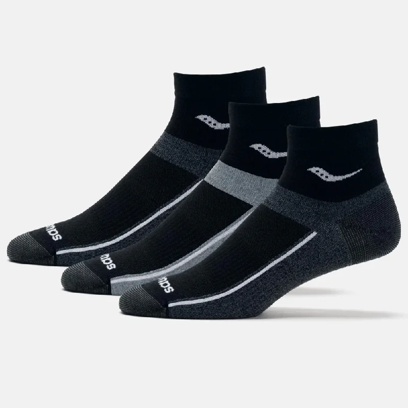 Moisture - wicking men's socks for drynessSaucony Inferno Ultralight Quarter 3-Pack Socks