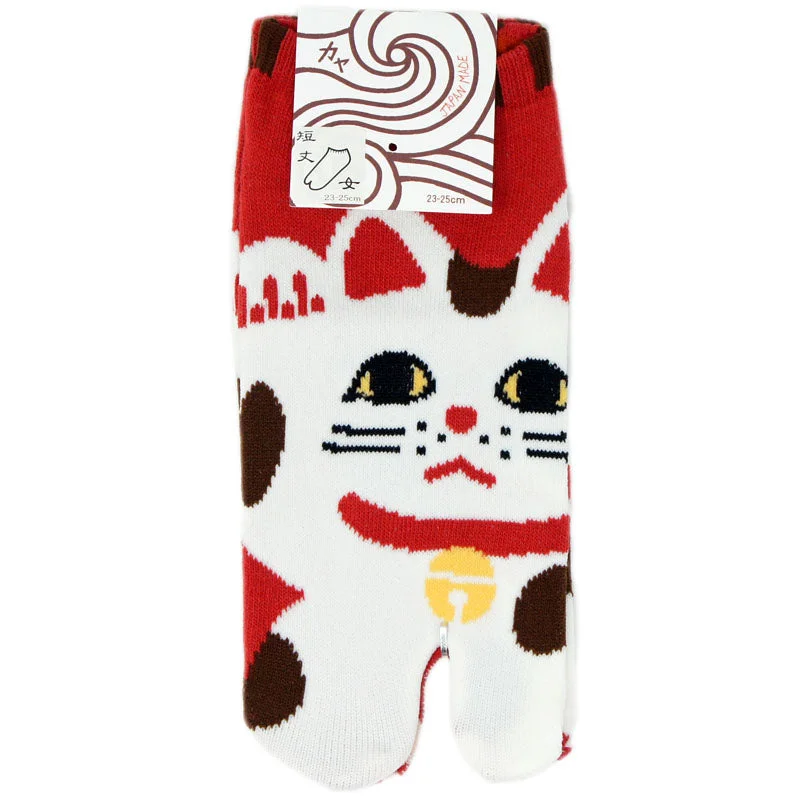 Diabetic men's socks for proper circulationTabi Socks Red Manekineko