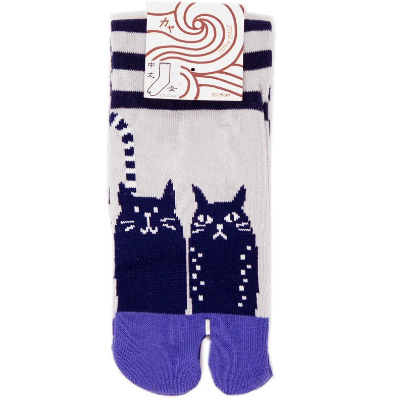 Moisture - wicking men's socks for drynessTabi Socks Striped Cat