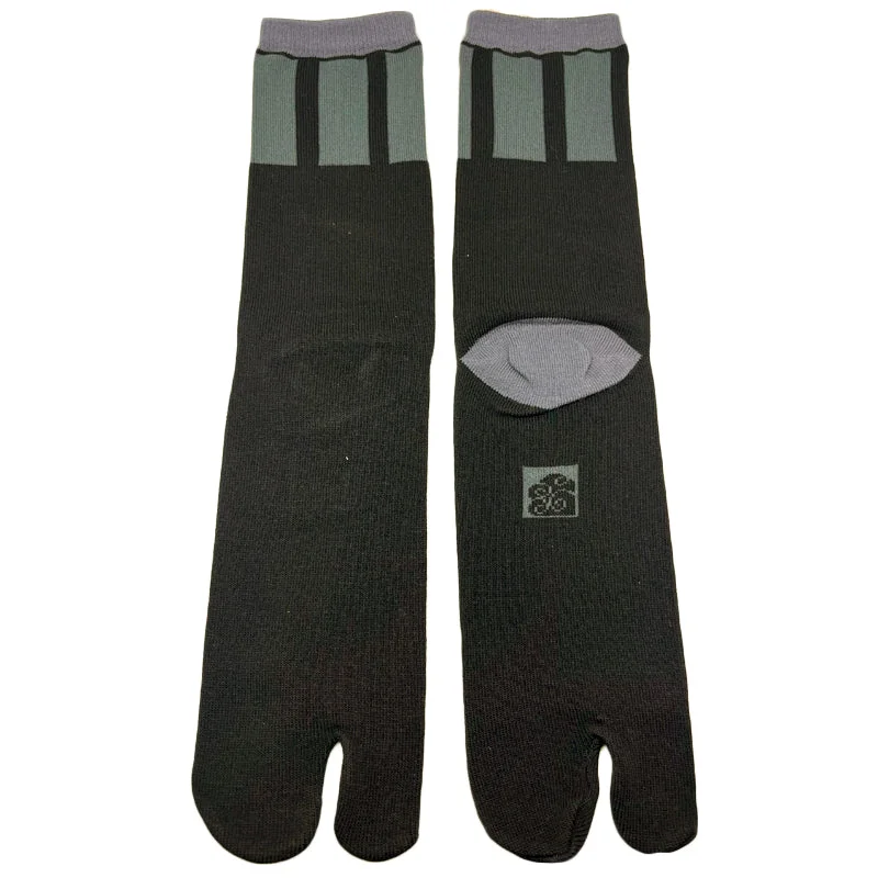 Merino wool men's socks for warmth and breathabilityTabi Socks Black Daimon