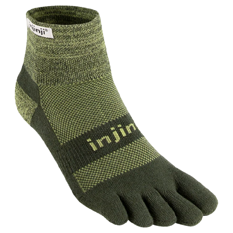 Hiking men's socks for outdoor adventuresMen's Trail Midweight Mini-Crew