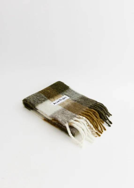 Diabetic men's socks for proper circulationVally Scarf