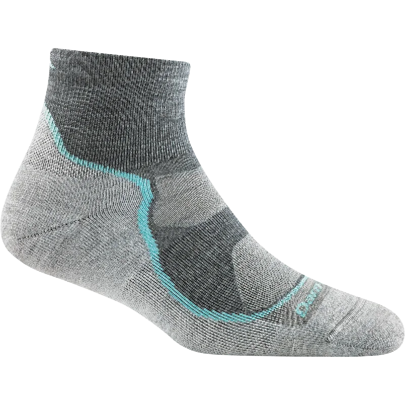 Sheer men's socks for a delicate appearanceWomen's Light Hiker 1/4