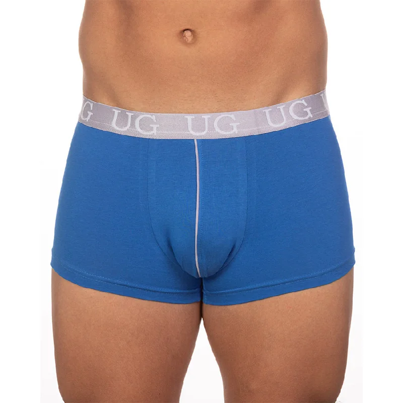 Mid - rise men's trunks for a balanced coverageUndergear Basix Trunk