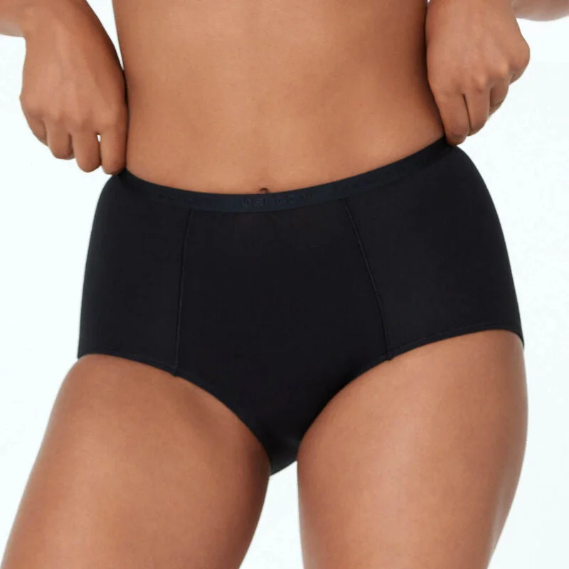 Seamless men's briefs for a smooth look under clothesBody Cotton Full Brief
