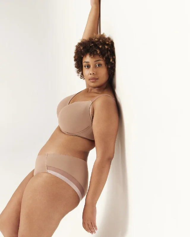 Men's briefs with a lace trim for a touch of flairComfit Collection Midi