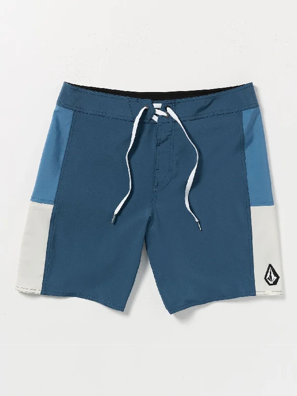 Breathable men's trunks for all - day wearDumbreck Boardshort 19" - Smokey Blue