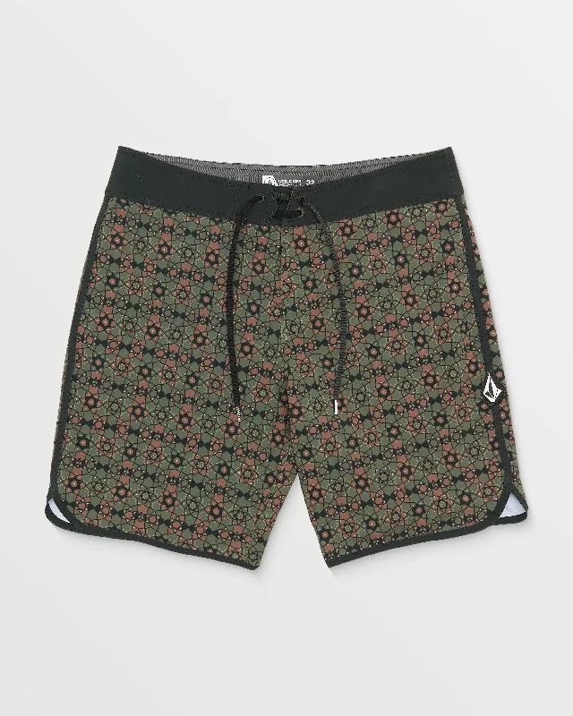Slim - cut men's trunks for a modern styleFractal Scallop Mod-Tech Trunks - Black