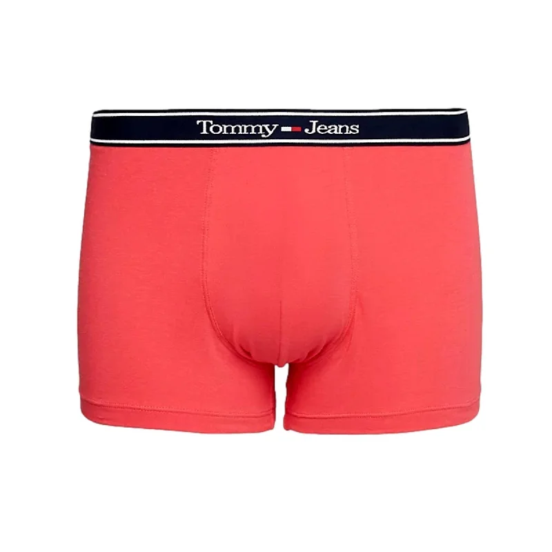 Low - rise men's trunks for a trendy lookTommy Hilfiger Tommy Jeans Essential Logo Waistband Trunks - Laser Pink