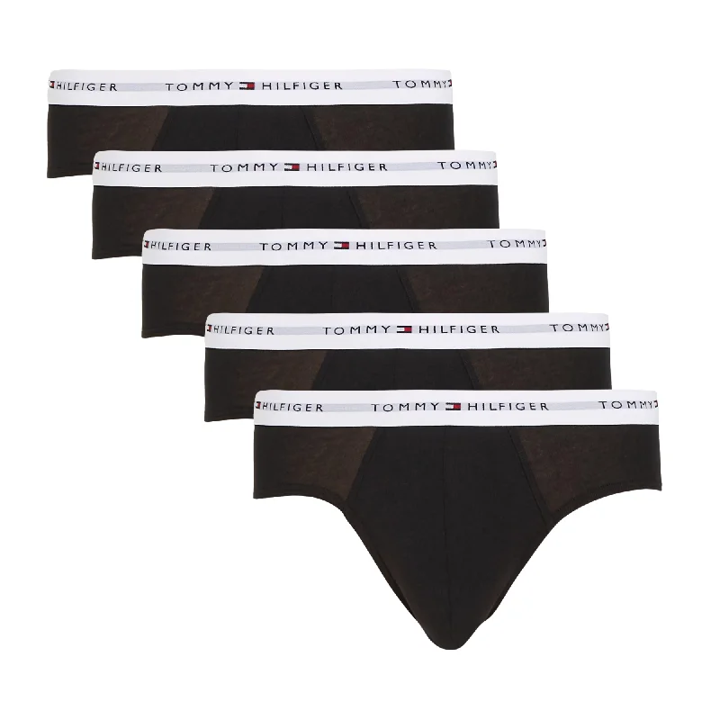 Men's briefs with a supportive pouch designTommy Hilfiger Signature Cotton Essential Brief 5 Pack - Black