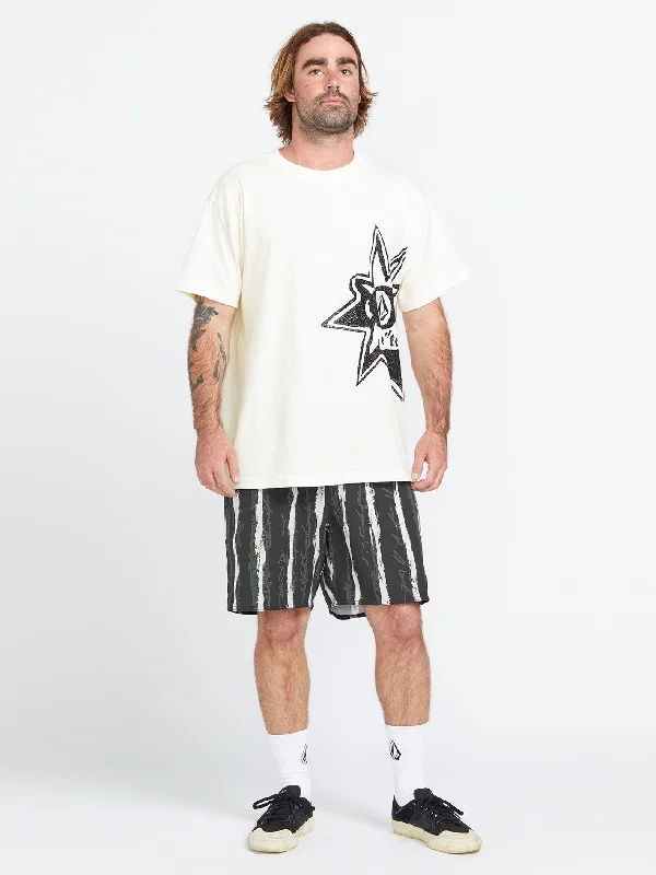Patterned men's trunks, like camo or dotsVolcom Entertainment Hockey Dad Trunks - Black