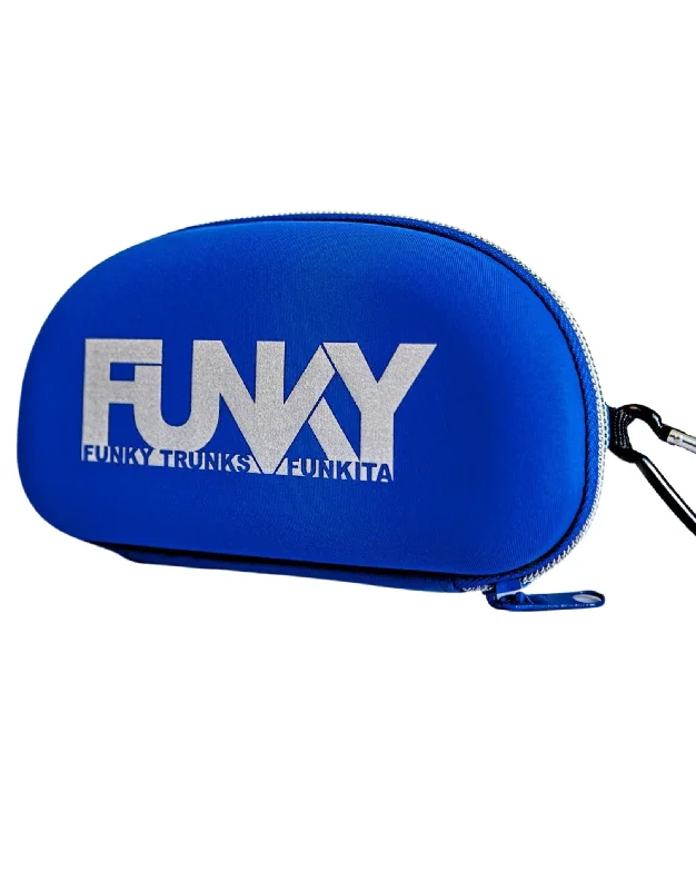 Solid - color men's trunks in various shadesZipped Zinc'd Swim Goggle Case - Royal Blue